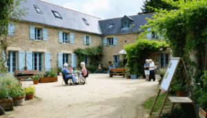 Dans le département du Finistère, la situation financière des Ehpad cristallise les inquiétudes : la hausse des coûts engendre des décisions difficiles. Depuis deux ans, un établissement local a augmenté ses tarifs, exposant la précarité d’un équilibre financier sous pression. Pour […]